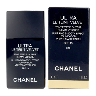 Base de maquillage liquide Ultra Le Teint Velvet Chanel